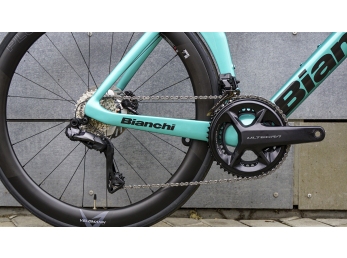 Bianchi Oltre COMP Ultegra Di2 12sp +Reparto Corse Celeste/Black - full glossy 57cm 2026